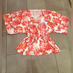 ❤️ BOGO FREE ❤️ floral kimono top with vibrant pink, red and purple color size S